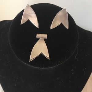 925 sterling silver pendant and earrings